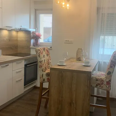 Julia Apartment *