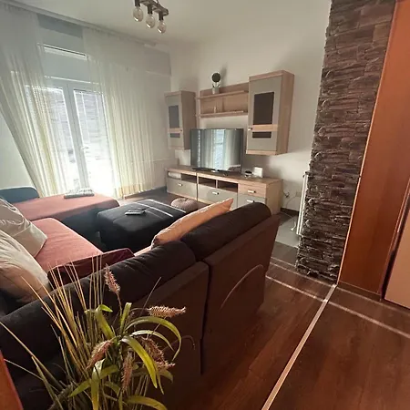 Julia Apartment *
